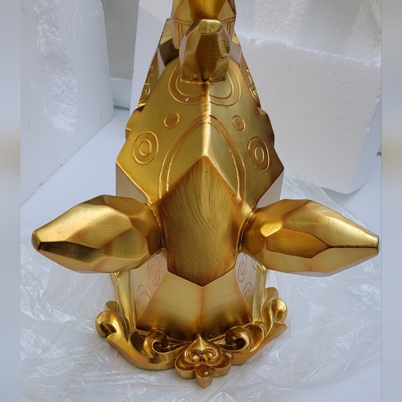 3D Gold Rhino Head Wall Art – Resin Animal Sculpture | Home Decor Accent - Picture 6 of 8